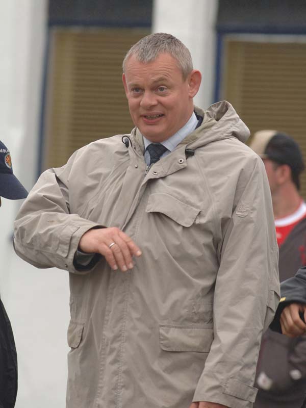 martin-clunes-no-watch-doctor